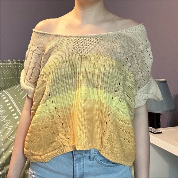 Ecoté yellow and beige off shoulder oversized sweater - Picture 3 of 10